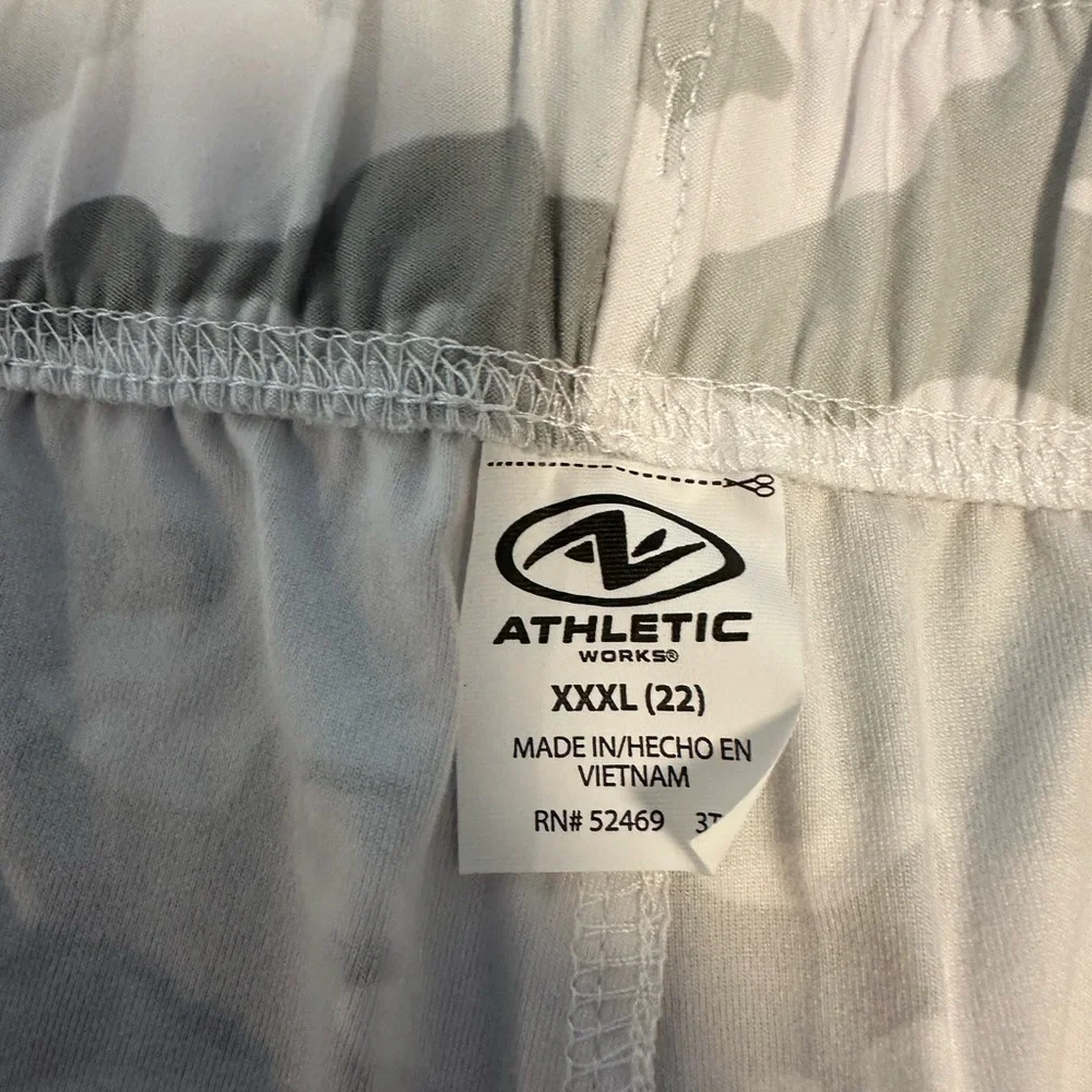 Athletic Works White Camo Shorts XXXL NWT